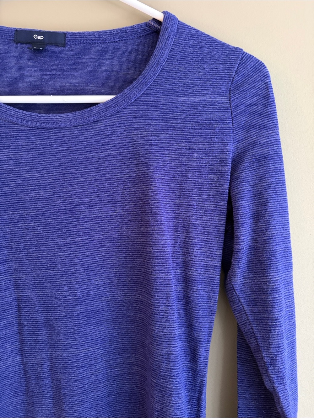 GAP Women’s Long Sleeve Crewneck Top - Blue size XS - Picture 4 of 5